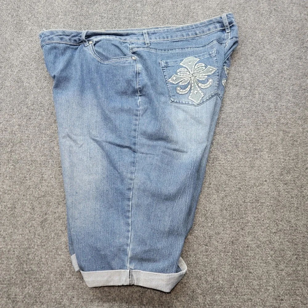 Baccini Womens 22W Denim Bermuda Shorts Blue Embroidered Fleur De Lis Studded